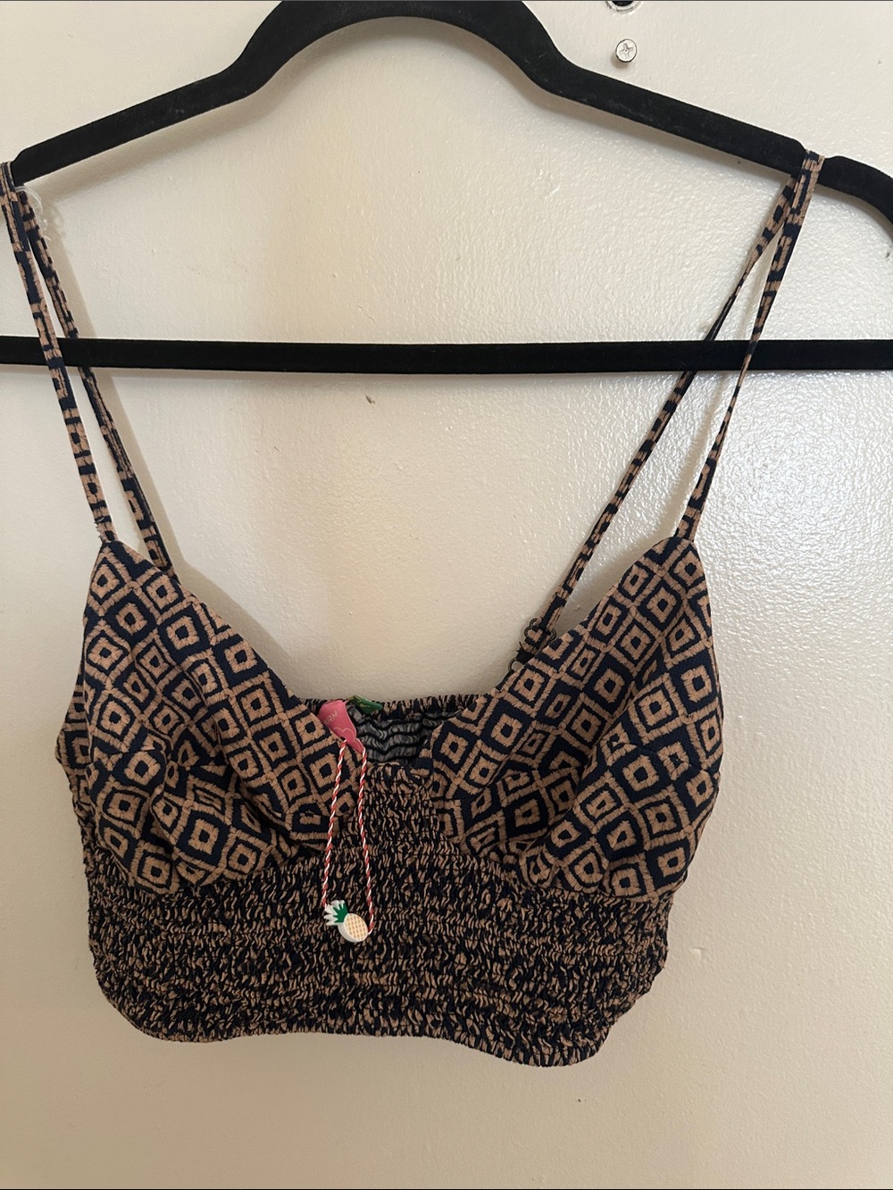 NWT Farm Rio Black Beige Geometric Smocked V-Neck Spaghetti Crop Top M